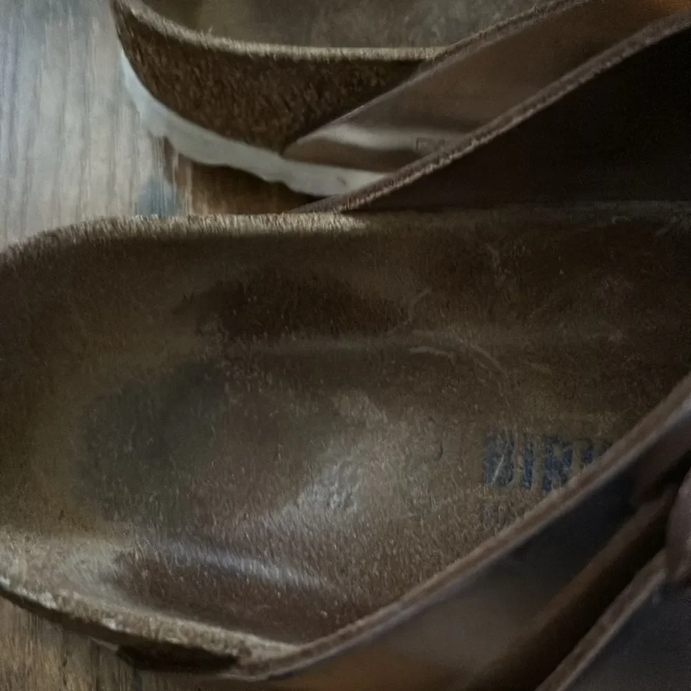 Birkenstock Arizona Soft Footbed
Leather Sandals in Metallic Copper Size 39 - Picture 12 of 15